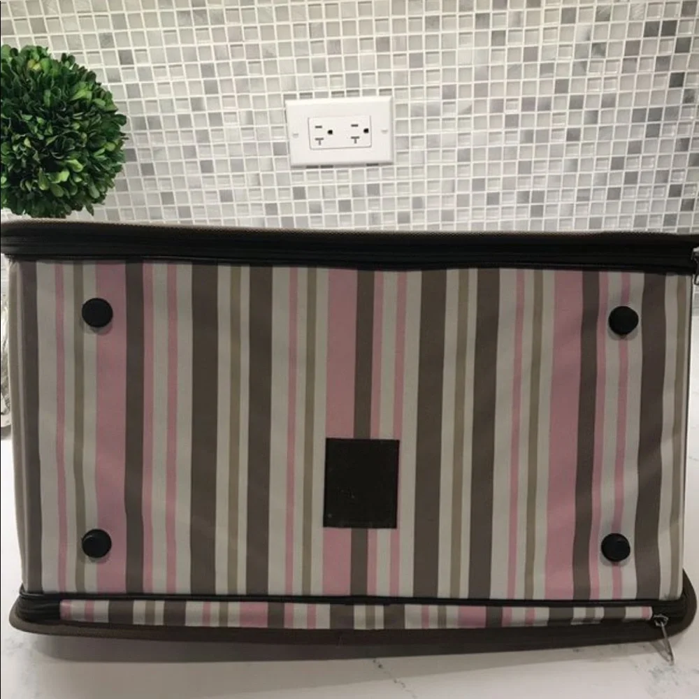Pet Life' Airline Approved Folding Zippered CAGE C